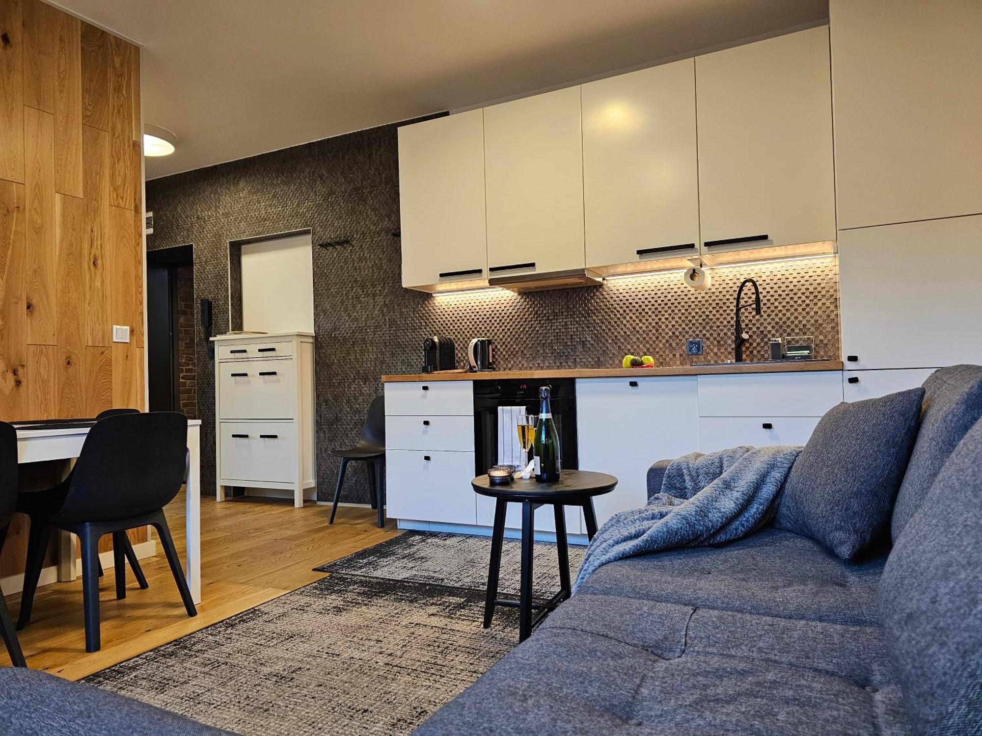 Urban Apartments Premium No 3, Free Private Parking, Self Check-In Chorzow Exterior photo